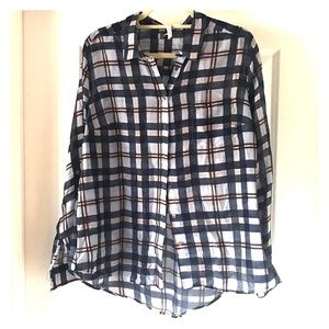 Light weight plaid top